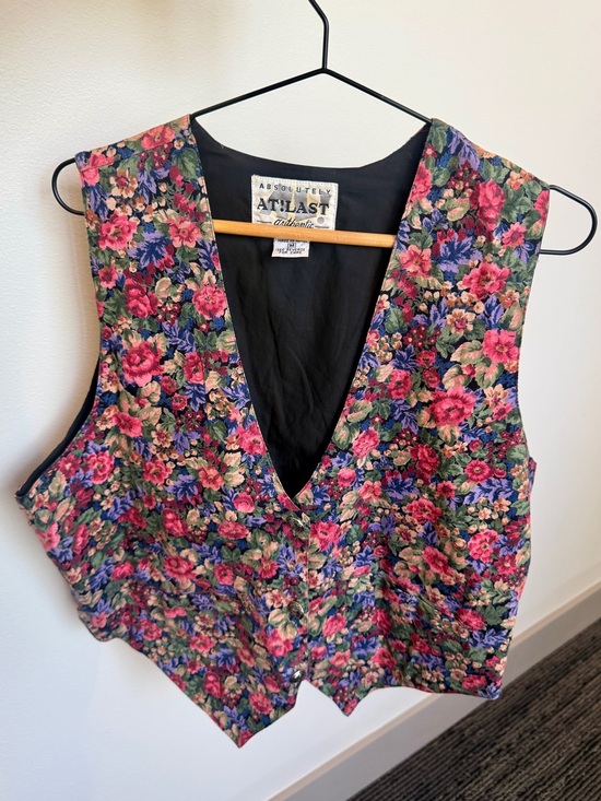 At Last Tops - Vintage Absolutely At Last Floral Cotton Vest Size M